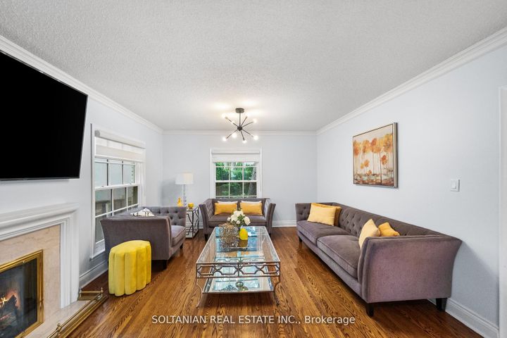 Photo 7 at 24 Laureleaf Road, Bayview Glen, Markham