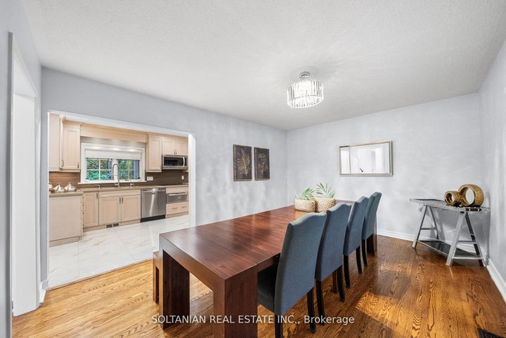Photo 14 at 24 Laureleaf Road, Bayview Glen, Markham