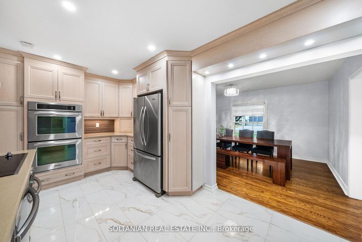 Photo 20 at 24 Laureleaf Road, Bayview Glen, Markham
