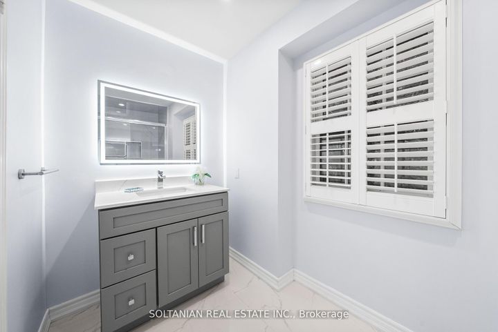 Photo 37 at 24 Laureleaf Road, Bayview Glen, Markham