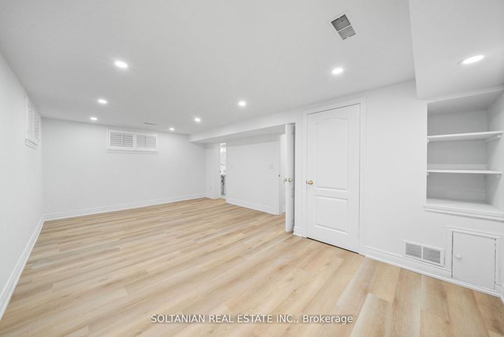 Photo 39 at 24 Laureleaf Road, Bayview Glen, Markham