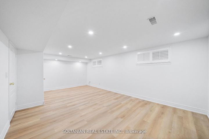 Photo 40 at 24 Laureleaf Road, Bayview Glen, Markham