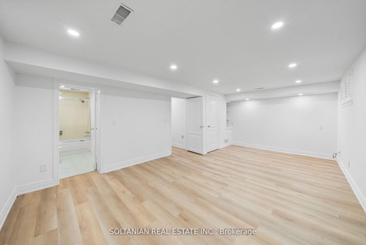 Photo 41 at 24 Laureleaf Road, Bayview Glen, Markham