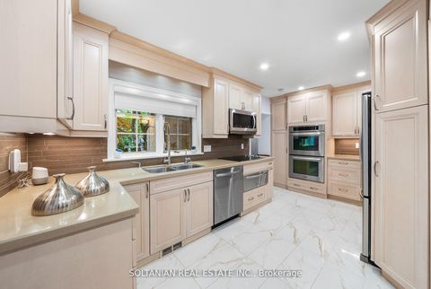 Photo 19 at 24 Laureleaf Road, Bayview Glen, Markham