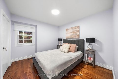 Photo 33 at 24 Laureleaf Road, Bayview Glen, Markham