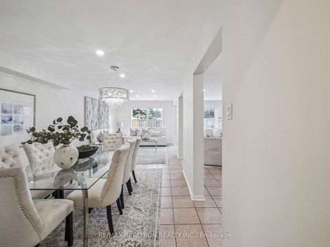 Photo 6 at 213 Campbell Avenue, Yorkhill, Vaughan