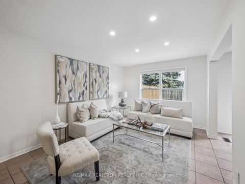Photo 10 at 213 Campbell Avenue, Yorkhill, Vaughan