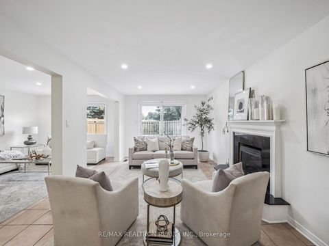Photo 12 at 213 Campbell Avenue, Yorkhill, Vaughan