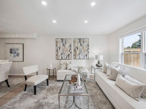 Photo 14 at 213 Campbell Avenue, Yorkhill, Vaughan