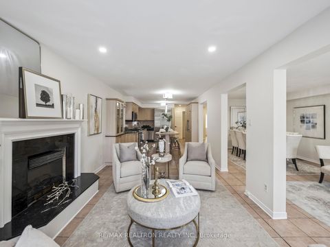 Photo 16 at 213 Campbell Avenue, Yorkhill, Vaughan