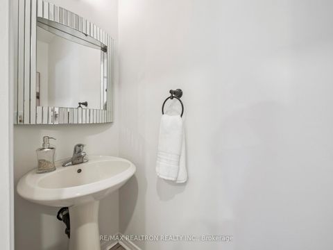 Photo 22 at 213 Campbell Avenue, Yorkhill, Vaughan