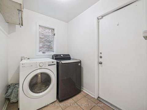 Photo 23 at 213 Campbell Avenue, Yorkhill, Vaughan