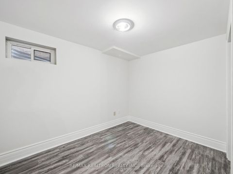 Photo 33 at 213 Campbell Avenue, Yorkhill, Vaughan