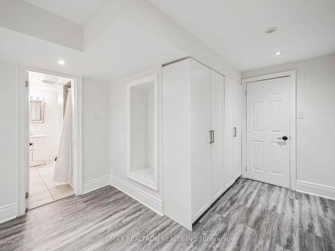 Photo 36 at 213 Campbell Avenue, Yorkhill, Vaughan
