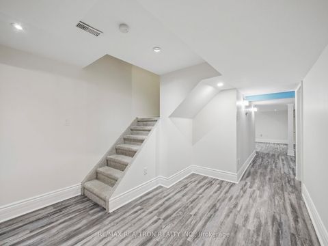 Photo 37 at 213 Campbell Avenue, Yorkhill, Vaughan