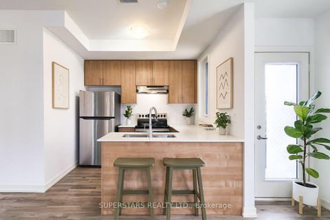 Photo 2 at 37 - 370 A Red Maple Road, Langstaff, Richmond Hill