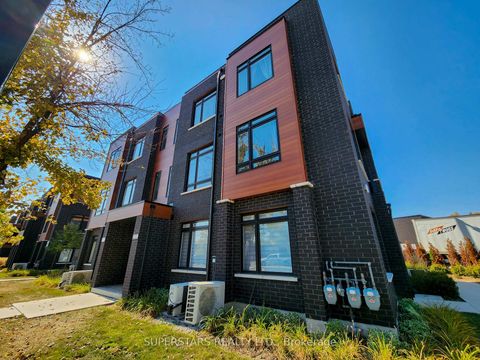 Photo 17 at 37 - 370 A Red Maple Road, Langstaff, Richmond Hill