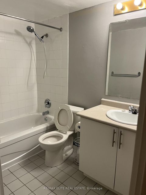 Photo 10 at 612 - 92 King Street E, Yonge Corridor, Toronto