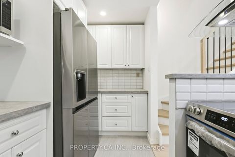 Photo 11 at 29 - 1209 Queen Street E, South Riverdale, Toronto