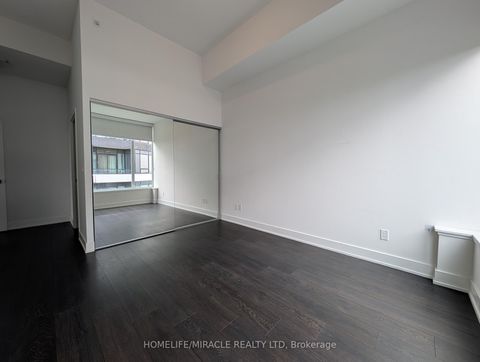 Photo 14 at 310 - 297 Oak Walk Drive, RO River Oaks, Oakville