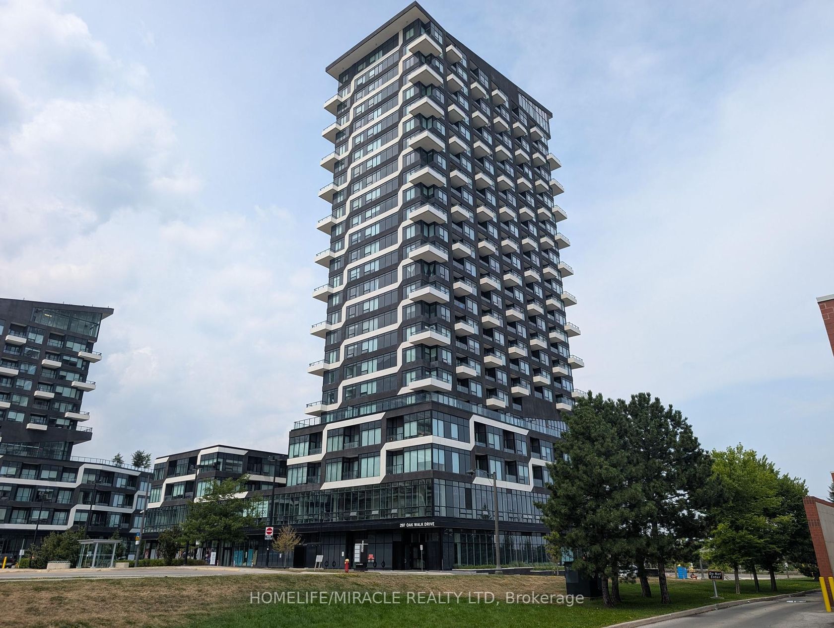310 - 297 Oak Walk Drive, RO River Oaks, Oakville 