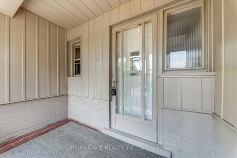 Photo 4 at 16 Yorkshire Road, Ionview, Toronto