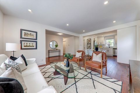 Photo 7 at 16 Yorkshire Road, Ionview, Toronto