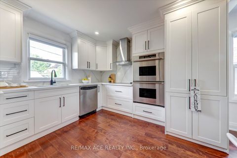 Photo 10 at 16 Yorkshire Road, Ionview, Toronto