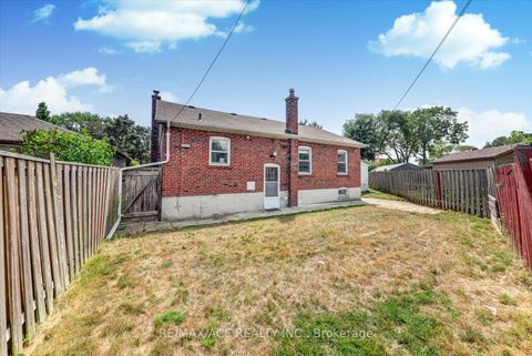 Photo 33 at 16 Yorkshire Road, Ionview, Toronto