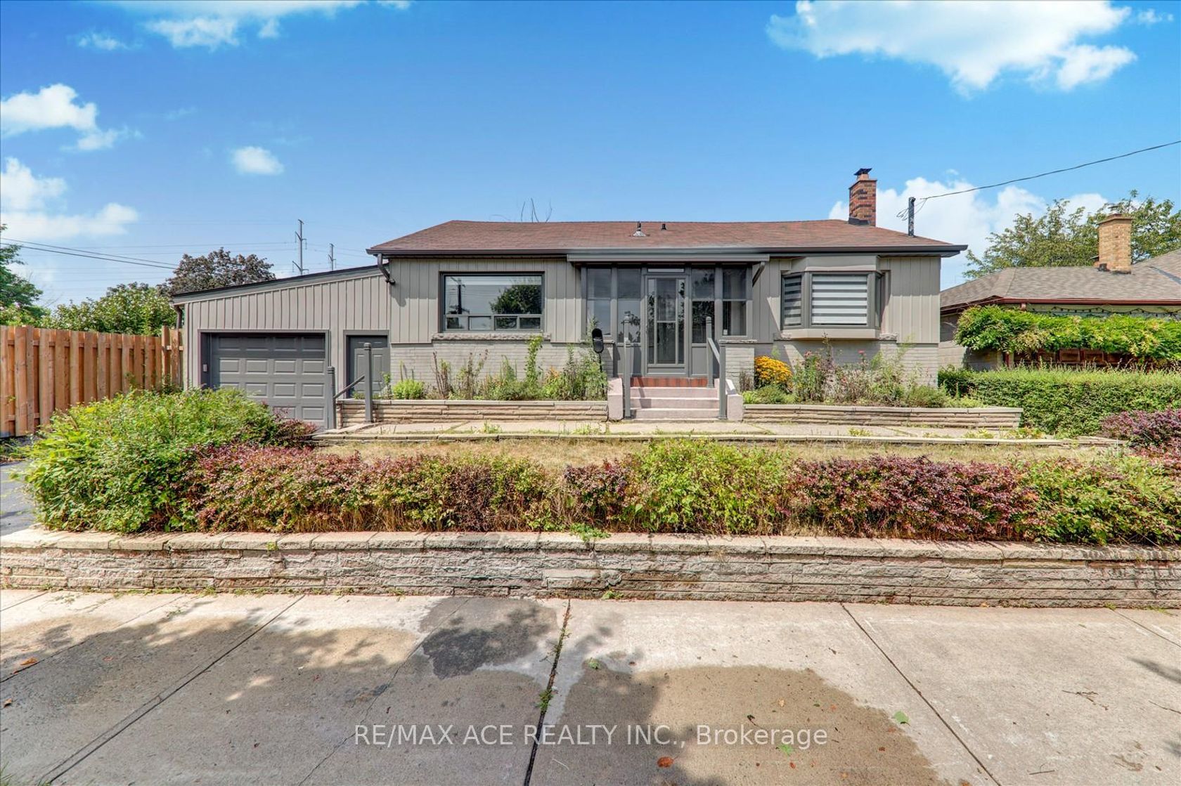 16 Yorkshire Road, Ionview, Toronto 