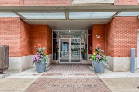 Photo 1 at 201 - 36 CHARLOTTE Street, Waterfront Communities C1, Toronto