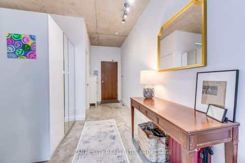 Photo 4 at 201 - 36 CHARLOTTE Street, Waterfront Communities C1, Toronto