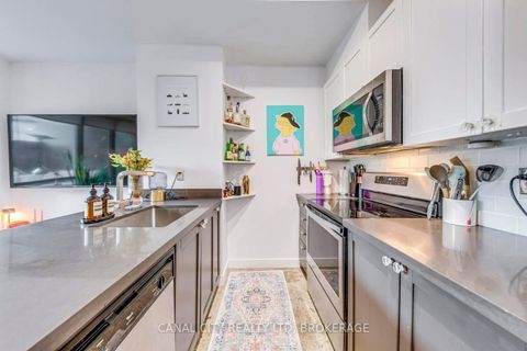 Photo 9 at 201 - 36 CHARLOTTE Street, Waterfront Communities C1, Toronto