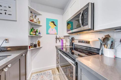 Photo 10 at 201 - 36 CHARLOTTE Street, Waterfront Communities C1, Toronto