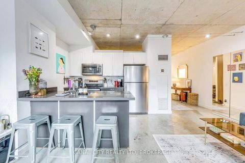 Photo 11 at 201 - 36 CHARLOTTE Street, Waterfront Communities C1, Toronto