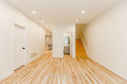 Photo 3 at 781 Oliva Street, West Shore, Pickering