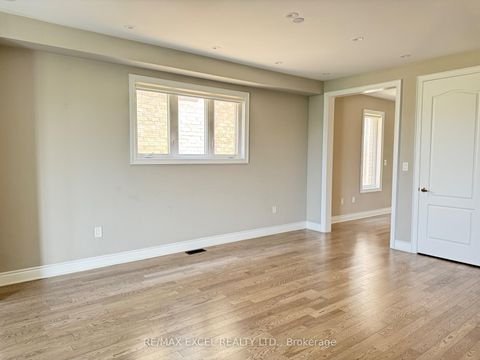 Photo 2 at 94 Hartney Drive, Rural Richmond Hill, Richmond Hill