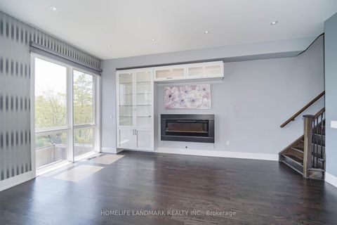 Photo 3 at 8 Crestridge Drive, Patterson, Vaughan