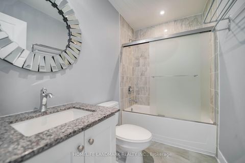 Photo 13 at 8 Crestridge Drive, Patterson, Vaughan