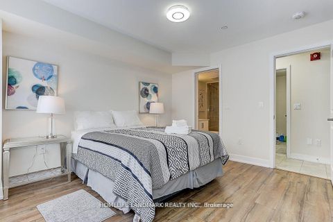Photo 4 at 5 Ingersoll Lane, Jefferson, Richmond Hill