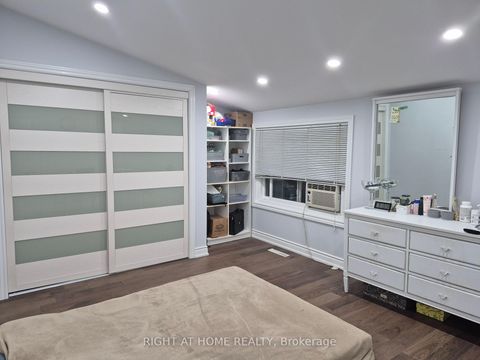 Photo 1 at 11 Lesterwood Crescent, Bendale, Toronto