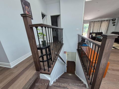 Photo 6 at 11 Lesterwood Crescent, Bendale, Toronto