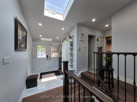 Photo 10 at 11 Lesterwood Crescent, Bendale, Toronto