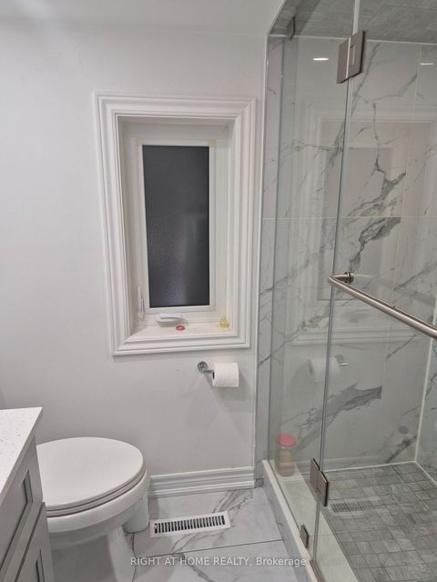 Photo 11 at 11 Lesterwood Crescent, Bendale, Toronto