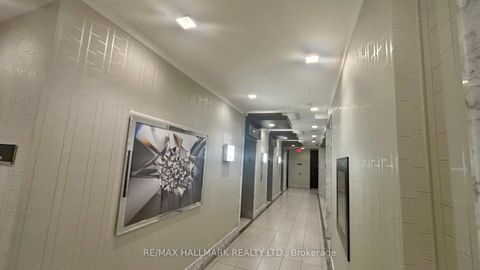 Photo 17 at 1008 - 18 Graydon Hall Drive, Donalda, Toronto