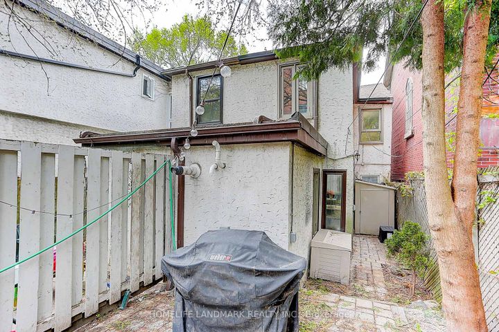 Photo 6 at 237 Ontario Street, Moss Park, Toronto