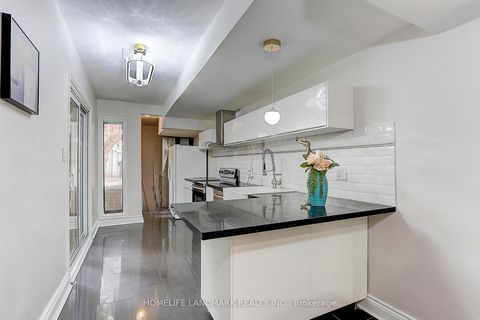 Photo 16 at 237 Ontario Street, Moss Park, Toronto