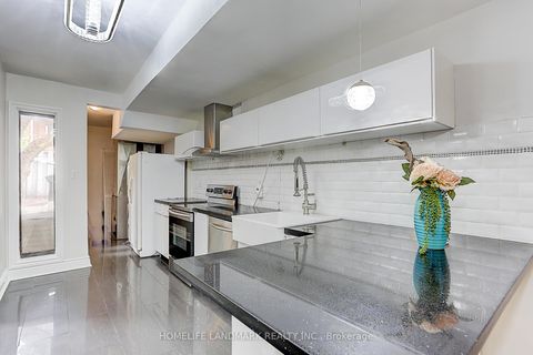 Photo 18 at 237 Ontario Street, Moss Park, Toronto