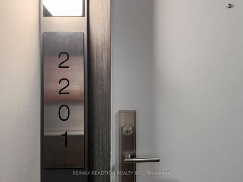 Photo 9 at 2201 - 318 Richmond Street W, Waterfront Communities C1, Toronto