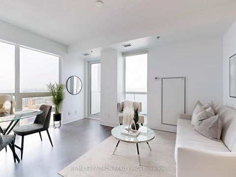 Photo 12 at 2201 - 318 Richmond Street W, Waterfront Communities C1, Toronto